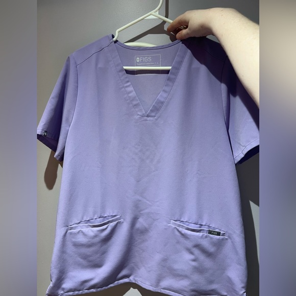 FIGS Large Scrub Tops - Picture 2 of 3